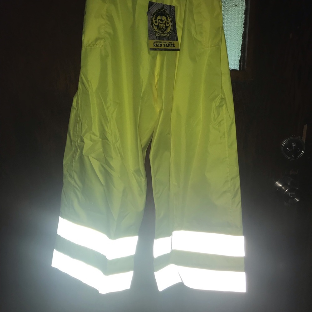 NWT Working men reflective rain pants, medium